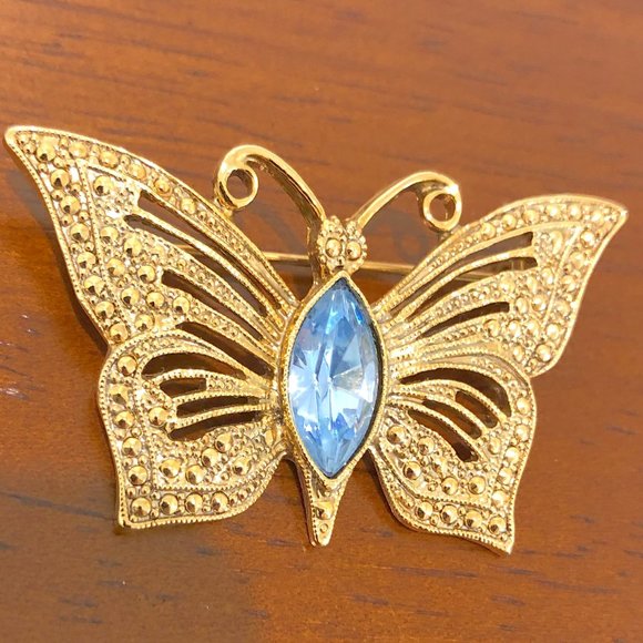 1928 Vintage Gold Tone Rhinestone Butterfly Brooch Pin Pre-Owned. - Picture 1 of 11